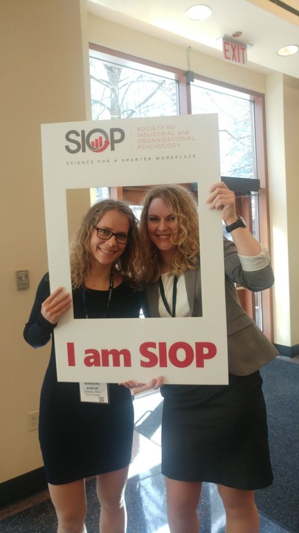 SIOP2018 Mareike und Iris I am SIOP.jpg